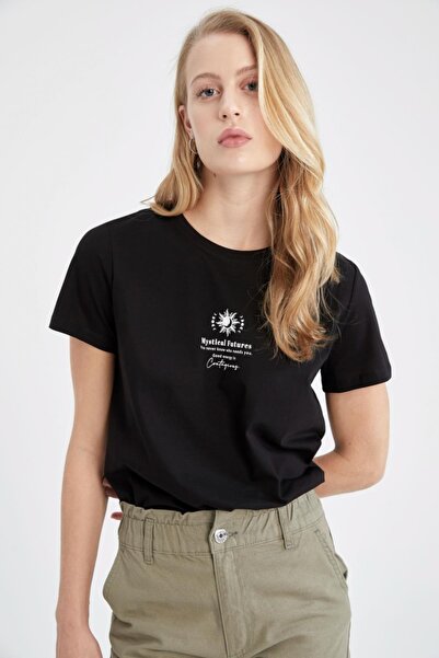 DeFacto Tričko Regular Fit s krátkým rukávem a potištěným výstřihem ze 100% bavlny