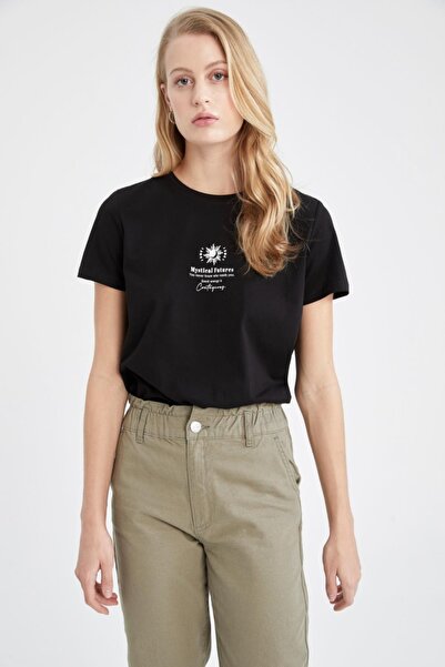 DeFacto Tričko Regular Fit s krátkým rukávem a potištěným výstřihem ze 100% bavlny