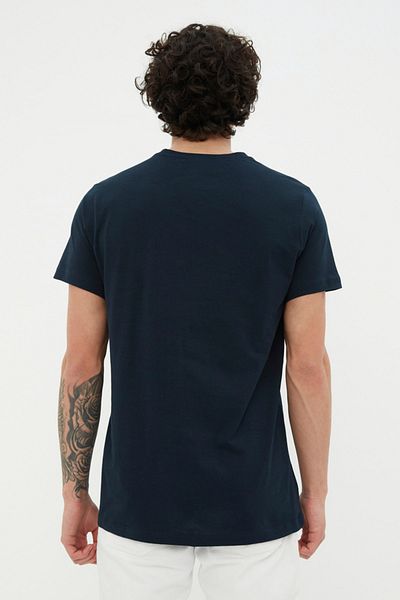 Trendyol Collection 100% bavlněné tričko s krátkým rukávem s potištěným logem v námořnické modré - TMNSS20TS0984