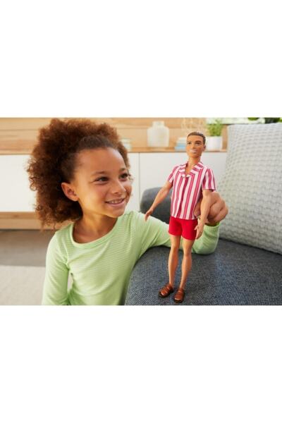 Barbie Ken 60. Yıl Bebekleri Grb41 (esmer Gömlekli)