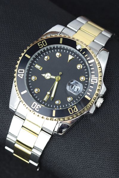 Leerybee Silver Color Steel Strap Men's Wristwatch