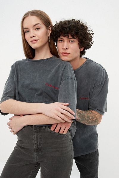 Trendyol Collection Μπλουζάκι Unisex Oversize/Wide Cut Distressed/Χλωμό εφέ κεντημένο 100% βαμβάκι T-shirt TMNSS21TS3350