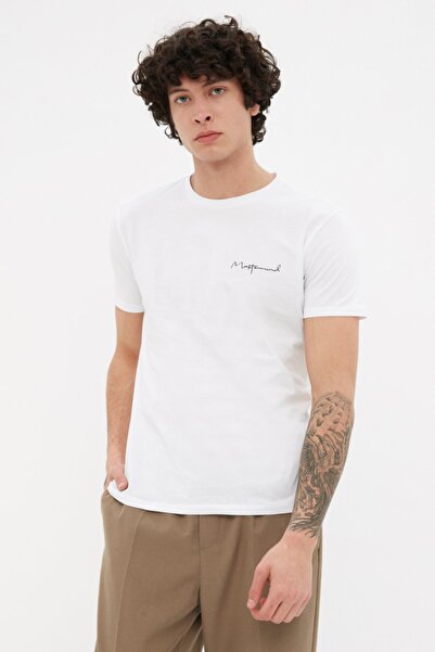 Trendyol Collection Weißes Slim/Slim-Fit-T-Shirt mit Rundhalsausschnitt und kurzen Ärmeln aus 100 % Baumwolle mit Textdruck TMNSS20TS0083