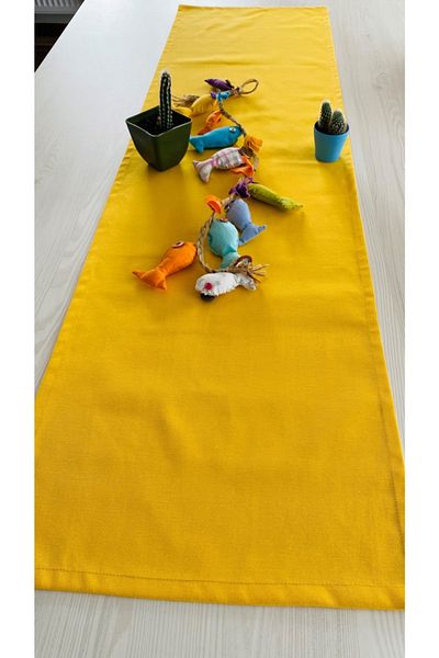 White Alamode Yellow Color Flat Runner