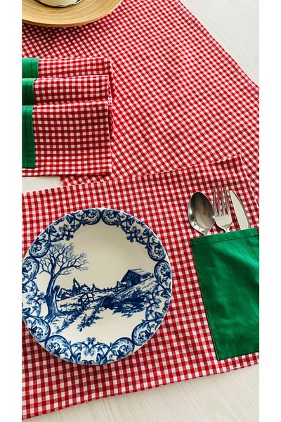 White Alamode Gingham Red White Plain Runner And Green Pocket Placemat Set