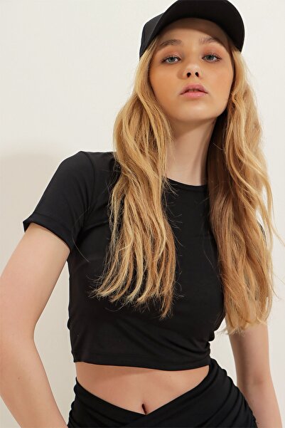 Trend Alaçatı Stili بلوزة نسائية سوداء اللون برقبة دائرية نصف كم نافذة خلفية ...