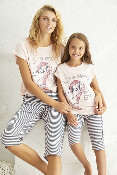 Siyah İnci Short Sleeve Lycra Capri Set