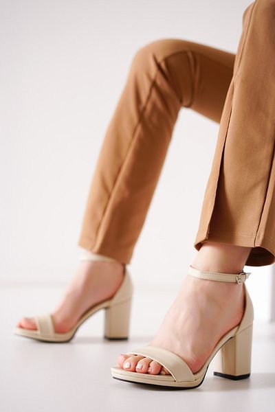 LETAO Women's Nude Daily Single Strap Sandals