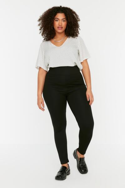 Trendyol Curve Fekete felsőrészes, elasztikus derékrészű, magas derekú, rugalmas kötött nagyméretű leggings TBBSS22TA0022