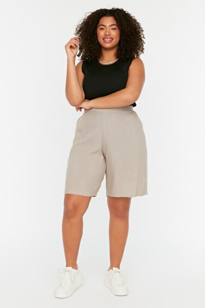 Trendyol Curve Beige Pocket Detailed Woven Shorts TBBSS22SR0115