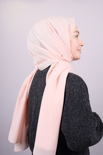 Berussa شال شيفون بلون سادة سلسلة-01