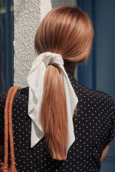 C&E Design Eșarfă De Mătase Albă De Femeie Cataramă De Cauciuc