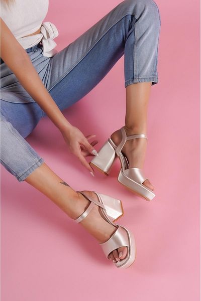 DİVOLYA Pantofi casual cu toc cu platformă din satin bej