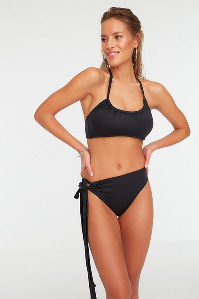 Trendyol Collection Чорний плавки бікіні з високою талією на чорних бретелях TBESS22BA0209
