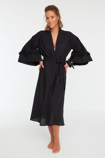 Trendyol Collection Schwarzer Maxi-Kimono und Kaftan aus 100 % Baumwolle mit Gürtel und Quasten TBESS22KM0046