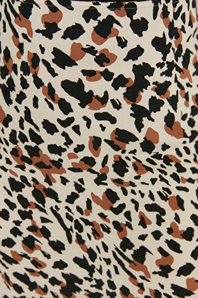 Trendyol Curve Béžová rozparkovaná tkaná sukně TBBSS22AZ0001