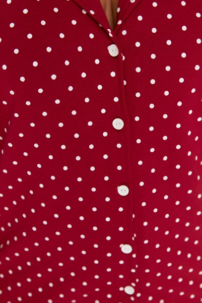 Trendyol Curve Bordó pöttyös mintás inggallér kötött pizsama szett TBBSS22PT0710