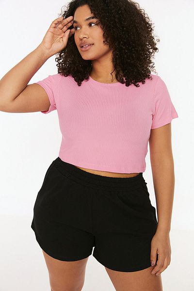 Trendyol Curve Plus Size Dusty Rose Crop T-Shirt mit Rundhalsausschnitt – TBBSS22TS2107