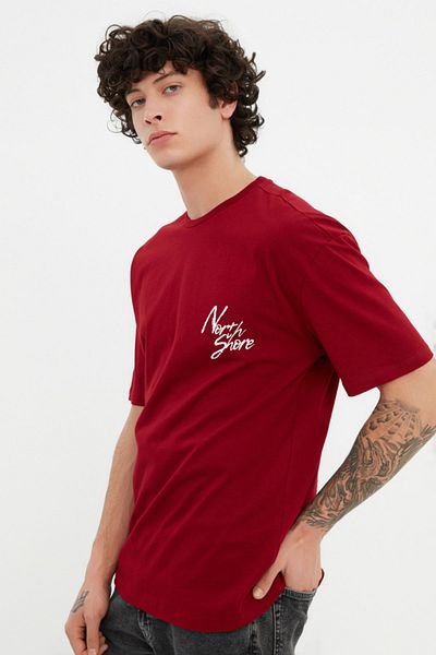 Trendyol Collection Bedrucktes, cremefarbenes, rotes Oversize-T-Shirt – 100 % Textil TMNSS20TS1099