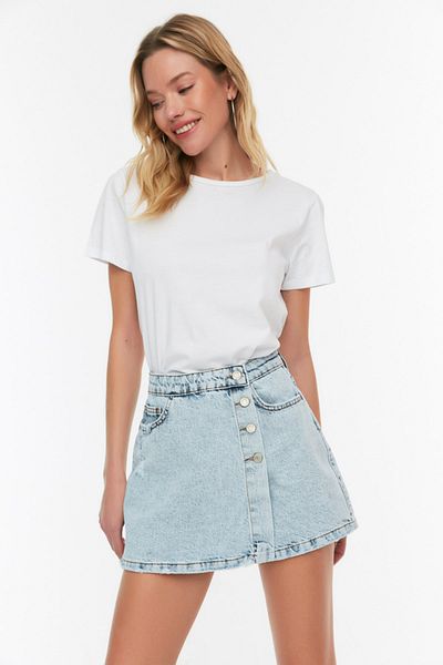 Trendyol Collection Blauer Jeans-Shorts-Rock mit Knopfleiste und hoher Taille TWOSS22SR0448