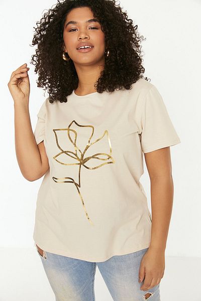 Trendyol Curve Beiges bedrucktes T-Shirt – 100 % Baumwolle, TBBSS22TS2287