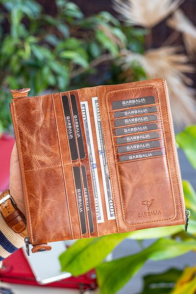 Garbalia Unisex Tan Portfolio Wallet