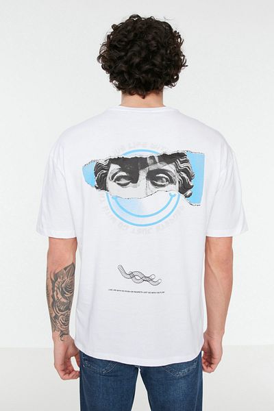 Trendyol Collection UMĚLECKÉ BÍLÉ BÍLÉ VELKÉ bavlněné tričko s krátkým rukávem TMNSS21TS3668