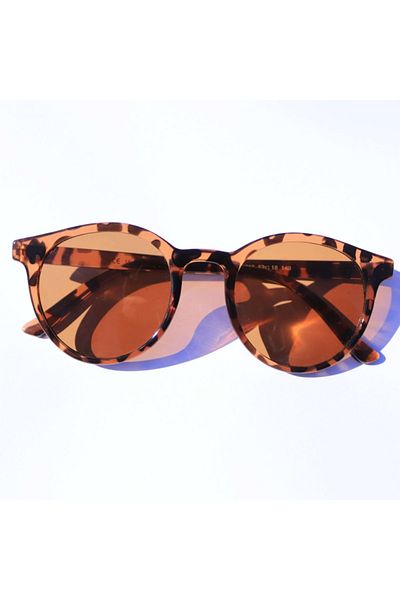 LOOKUP Women's Sunglasses - Stylish and Comfortable Design