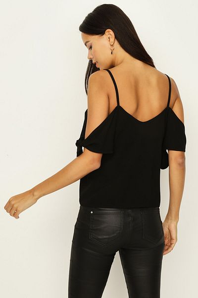 Select Moda Γυναικεία μαύρη μπλούζα με λαιμόκοψη με μανίκια