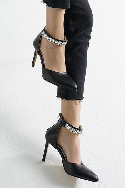 Mio Gusto Rochie de seara Rosalie Culoare Neagra Pantofi cu toc