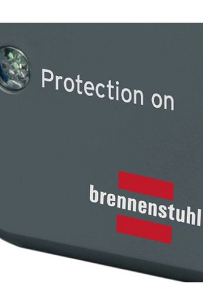 Brennenstuhl بريميرا لاين 13.500 مللي أمبير مقبس واحد محمي بالتيار أسود
