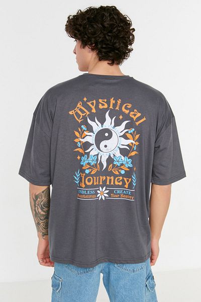 Trendyol Collection Anthrazitfarbenes, bedrucktes Oversize-T-Shirt – kurze Ärmel TMNSS22TS0282