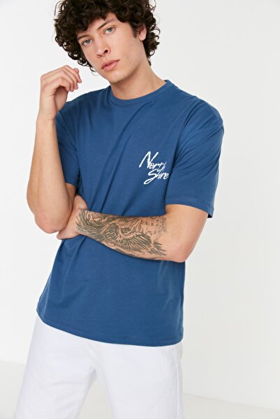 Trendyol Collection Bavlněné tričko Indigo Crew Neck Printed Wide Cut - Tmnss20Ts1099