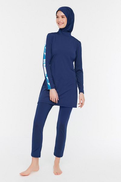Trendyol Modest Marineblau bedrucktes langärmliges gestricktes 3-teiliges Badeanzug-Set TCTSS22CF0031