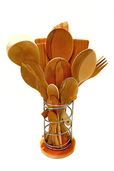 Kitchen Mania 15 قطعة من ملعقة خشب الزان المزيتة، ملعقة خشبية، مغرفة تقديم، شوكة خشبية، مجموعة ملقط وحامل