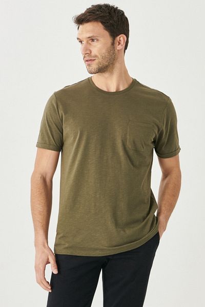 AC&Co / Altınyıldız Classics Pánské tričko úzkého střihu v khaki střihu, 100% bavlna, s výstřihem a výstřihem