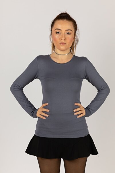 NOBLE STORE رقبة دائرية وأكمام طويلة. جسم ليكرا