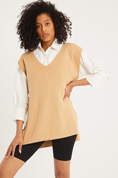 Resk fashion Дамски бежов пуловер с V-образно деколте, колан и дълъг трикотажен десен