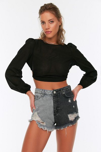 Trendyol Collection Denim Color Block Denim Shorts aus 100 % Baumwolle TBESS22SR0391