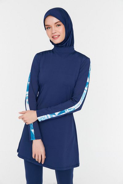 Trendyol Modest Marineblau bedrucktes langärmliges gestricktes 3-teiliges Badeanzug-Set TCTSS22CF0031