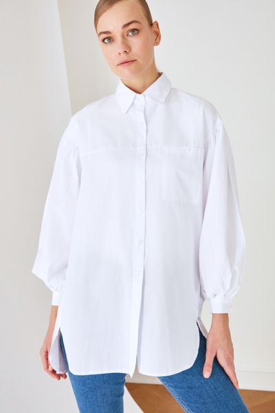 Weißes, gewebtes Basic-Hemd mit Ballonärmeln und langer Gesäßtasche TCTSS21GO0976