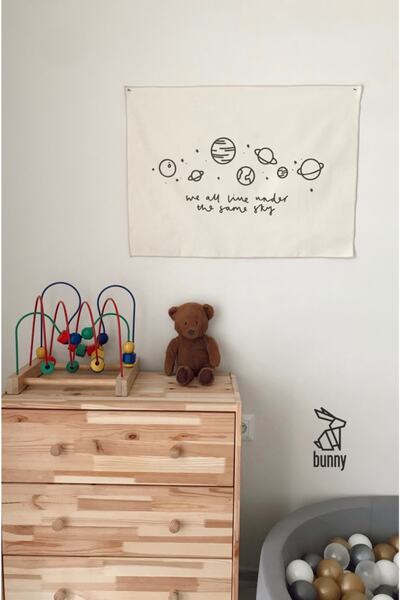 Bunny Decor Gezegenler Yeni Nesil Duvar Örtüsü 50x70