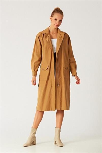 Giyim Dünyası Kadın Cepli Kemerli Trençkot Camel