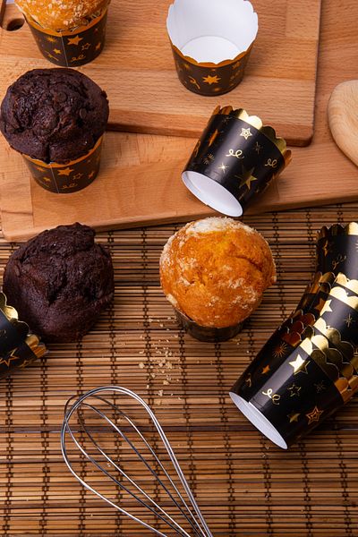 Huzur Party Store Gold Gilded Black 12-Piece Cake Mold Star Confetti Detailed 6.5x5 Cm Muffin That Does Not Disintegrate in the Oven