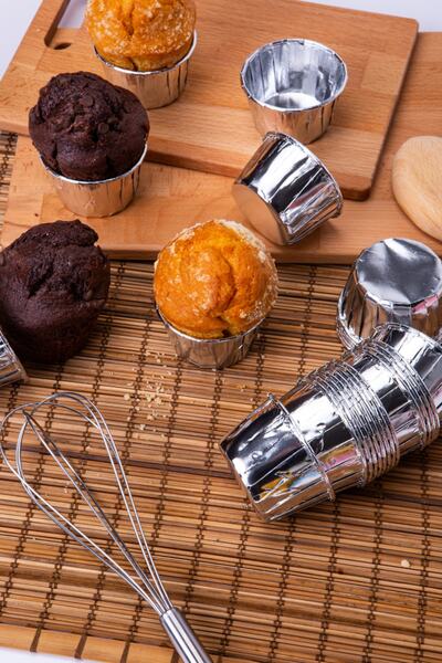Huzur Party Store Silver Shiny Coating 25-Piece Cake Mold 6.5x4 Cm Gray Muffin Cupcake Stand Capsule