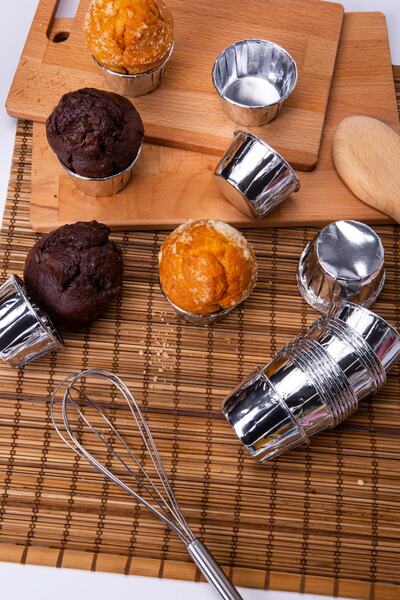 Huzur Party Store Silver Shiny Coating 25-Piece Cake Mold 6.5x4 Cm Gray Muffin Cupcake Stand Capsule
