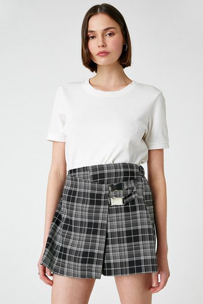 Koton Women's Black Plaid Shorts & Bermuda 2SAK40179PW