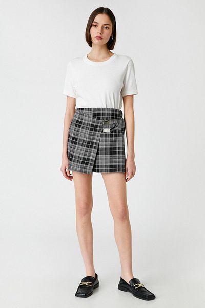 Koton Women's Black Plaid Shorts & Bermuda 2SAK40179PW