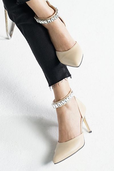 Mio Gusto Γυναικείο βραδινό φόρεμα Rosalie Beige Χρώμα Παπούτσια με τακούνι