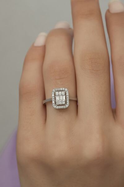 ALYANSEVİM Baget Zirkon Taşlı Gümüş Kadın Yüzük